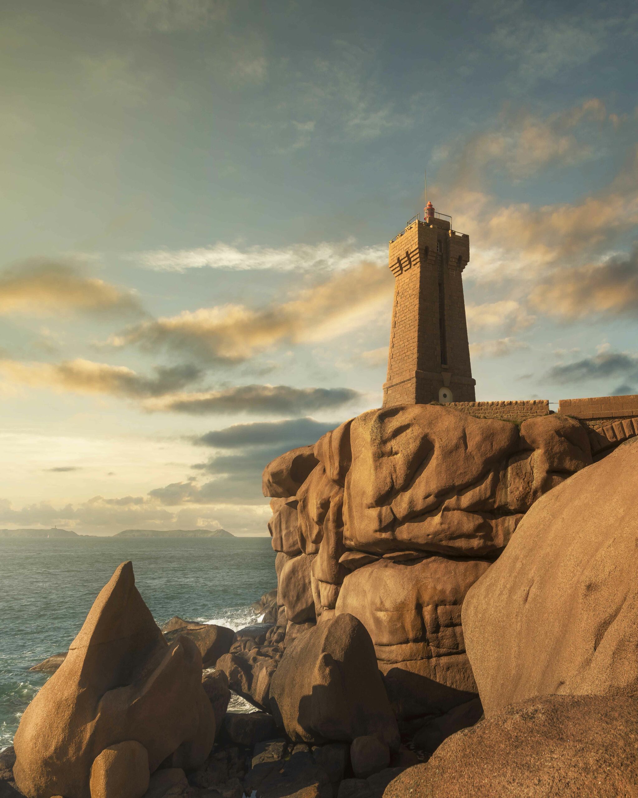 Phare de Ploumana'ch, couché du soleil 