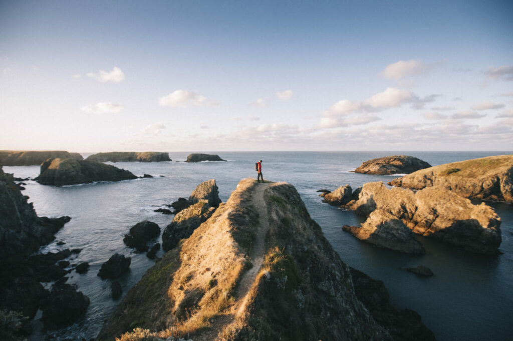 Randonneuse sur Belle-île-en-mer, un paradis sans voiture 