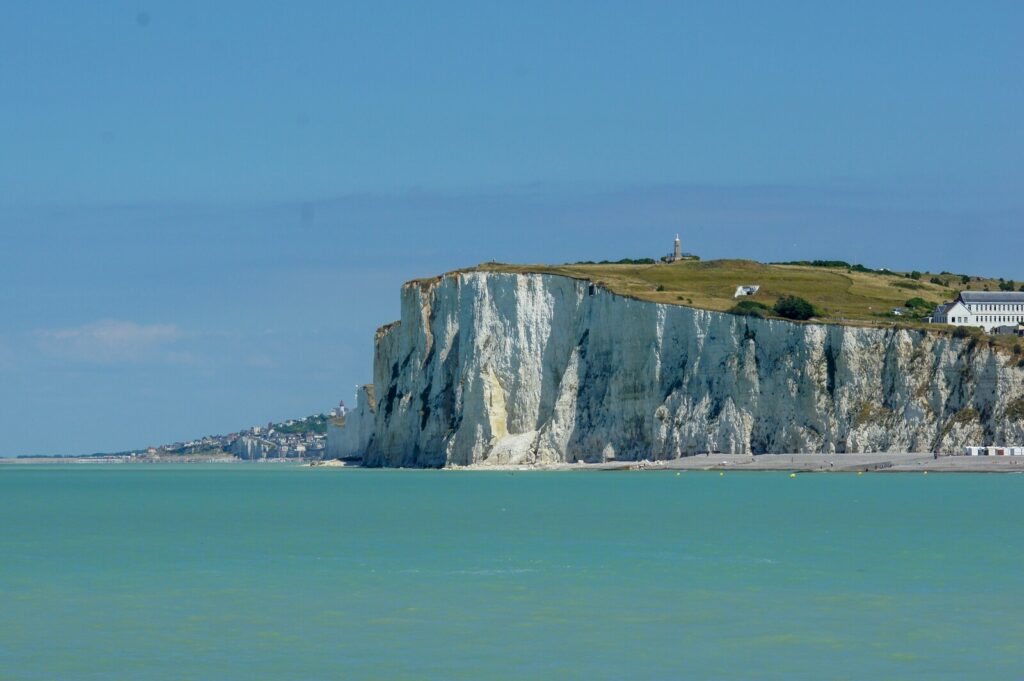 Le Cap Blanc-Nez sur la Côte d'Opale, une randonnée sans voiture idéale 